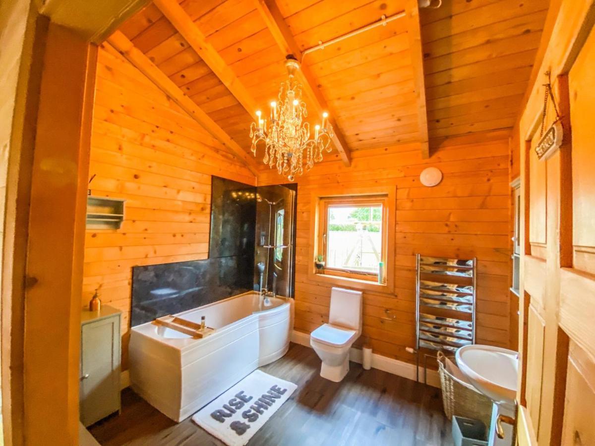 Beautiful 3-Bed Luxury Private Lodge In York Exterior photo